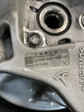 1044416-00-F 17-23 Tesla Model 3 Rear Right Knuckle Spindle Hub &Dust Shield OEM 1044416-00-F