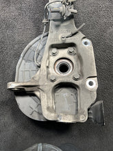 06700320530 2017 Maserati Levante Front Left Spindle Knuckle Wheel Hub OEM 06700320530