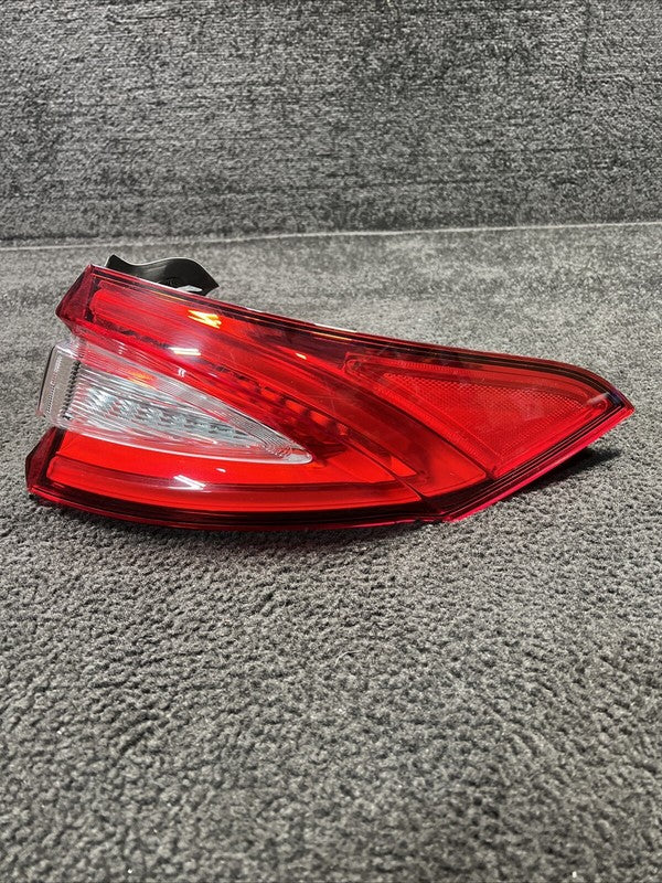 2017 Maserati Levante Right Side Taillight Lamp Assembly OEM