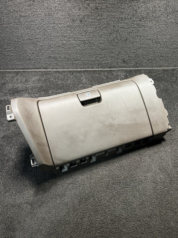 84428266 20 GMC Sierra 2500 Front Dash Lower Glove Box Storage OEM Walnut Brown 84428266