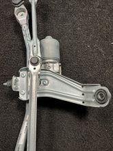 3397021991 2019 Volvo XC90 Front Windshield Wiper Linkage W/ Motor OEM 3397021991