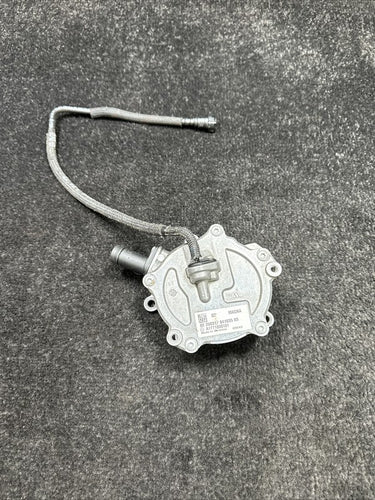 A1771800101 2015-2019 Mercedes C63 AMG Engine Motor Vacuum Pump OEM A1771800101