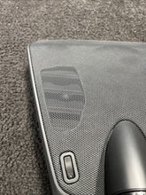 670063100 2017 Maserati Levante Center Dash Analog Gauge Clock W/ Speaker Cover OEM￼