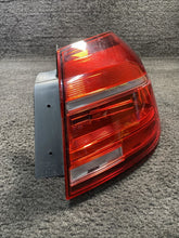 561945208B 2016-2019 Volkswagen Passat Rear Right Passenger Tail Light Lamp OEM 561945208B