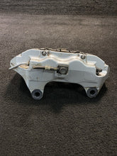 20.7981.04 2003-2005 Jaguar XJR Front Brake Caliper Pair Set Brembo OEM 20.7981.04