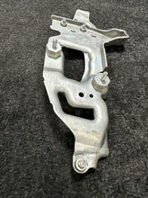 A1770902641 2014-2020 Mercedes Benz Pressure Solenoid Valve Bracket OEM A1770902641