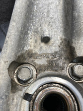 4990718 2016-2020 Tesla Model X Front Right Passenger Spindle Knuckle Hub OEM 1027316-00