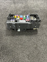 23443944 2016 GMC Sierra 3500 Right Cabin Fuse Relay Box OEM 23443944