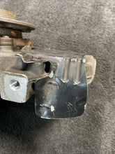 2015 Maserati Ghibli Front Left Spindle Knuckle Wheel Hub OEM 18k