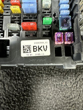 23443944 2016 GMC Sierra 3500 Right Cabin Fuse Relay Box OEM 23443944