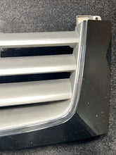 15070106 2006 Cadillac Escalade Front Upper Grille OEM 15070106 Black