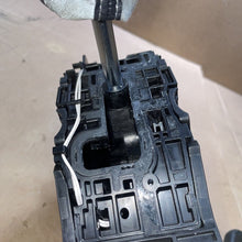 PA66-GF33 2021 Subaru Legacy OutBack Automatic Gear Shift Selector Assembly CVT No Cable
