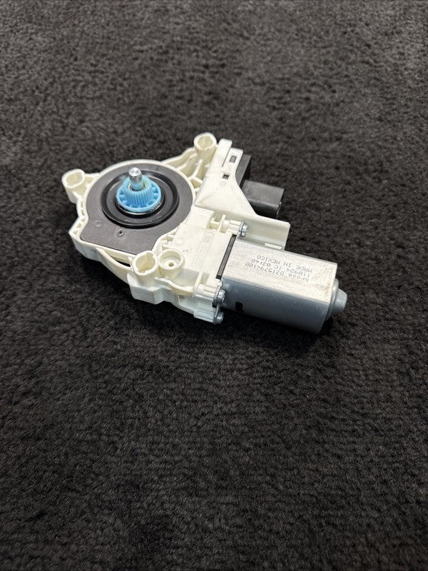 G31579100 2025 Tesla Model Y Rear Window Regulator Motor OEM G31579100