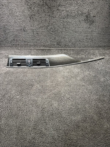 9357927 2017 BMW 330i Center Dash Air Vent W/ Wood Grain Trim Molding OEM 9357927