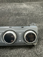 HY32-18D687-LC 2018 Land Rover Discovery Rear Climate Control Panel OEM HY32-18D687-LC