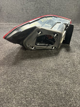 2016 Kia Cadenza Right Side Taillight Lamp Assembly OEM