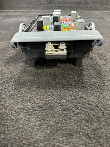 23180744 2014 Chevrolet Silverado Engine Fuse Relay Box OEM