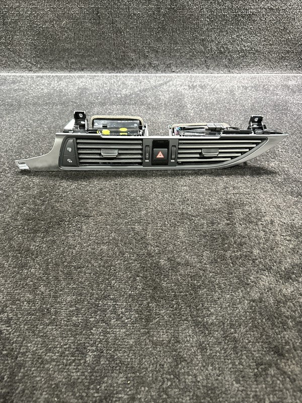 4G0941509 2012 Audi A6 3.0L Center Dash HVAC Air Vent Hazard Switch OEM 4G0941509