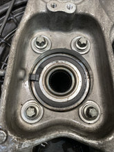 2015 Maserati Ghibli SQ4 Front Left Spindle Knuckle Wheel Hub OEM