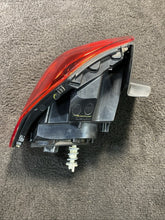 561945208B 2016-2019 Volkswagen Passat Rear Right Passenger Tail Light Lamp OEM 561945208B