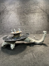 4990718 2016-2020 Tesla Model X Front Right Passenger Spindle Knuckle Hub OEM 1027316-00