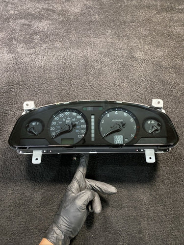 2004 Nissan Pathfinder Speedometer Gauge Cluster OEM 4x4 242k