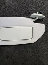 39874925 2003-2006 Volvo XC90 Sun Visors Gray W/ Homelink & Mirror Light Pair Set OEM