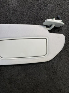 39874925 2003-2006 Volvo XC90 Sun Visors Gray W/ Homelink & Mirror Light Pair Set OEM
