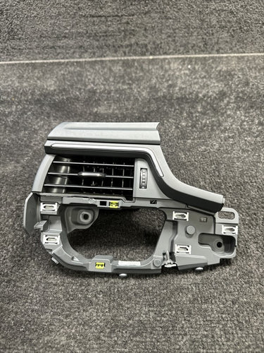 8W1820901 2019 Audi A4 Front Dash Left Air Vent OEM 8W1820901