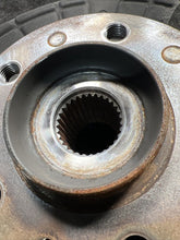 06700320520 2017 Maserati Levante Front Right Spindle Knuckle Wheel Hub OEM 06700320520