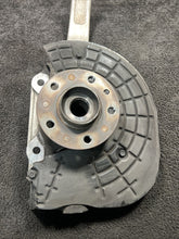 06700320530 2017 Maserati Levante Front Left Spindle Knuckle Wheel Hub OEM 06700320530