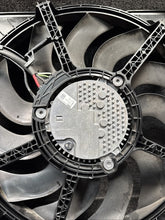 1742251363 2023 BMW X1 Engine Cooling Fan Assembly OEM 1742251363