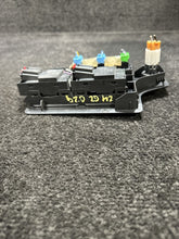 HY3214D340A 2018 Land Rover Discovery Rear Seat Fold Suspension Loading Control Switch OEM