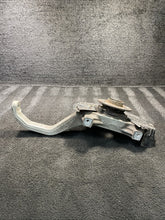 2015 Maserati Ghibli Front Left Spindle Knuckle Wheel Hub OEM 18k