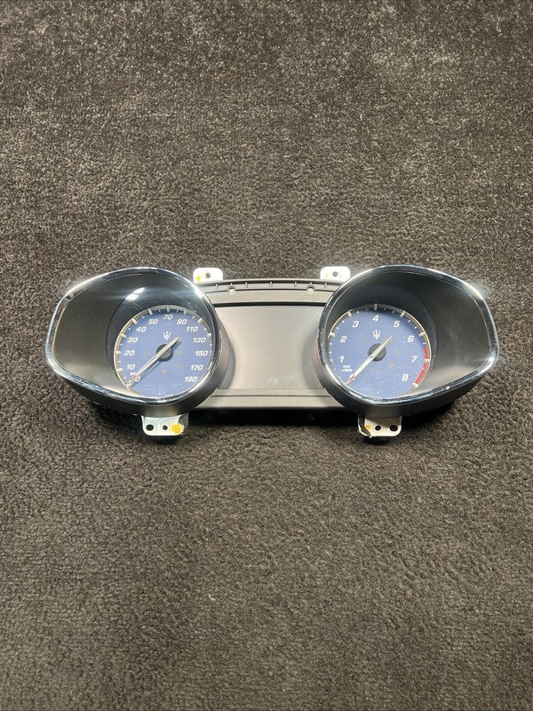 670009148 2014 Maserati Quattroporte Speedometer Cluster Gauge OEM 670009148