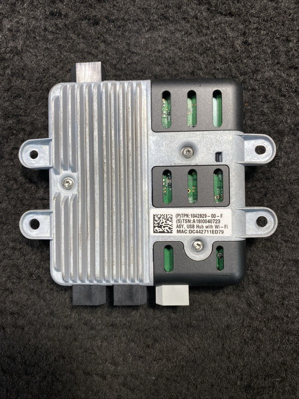 1042829-00-F 2016-2020 Tesla Model X/Y Wi-Fi Control Module USB Hub Unit OEM 1042829-00-F