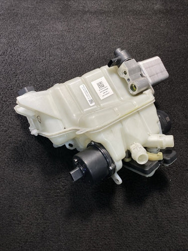 1097015-00-K 17-23 Tesla Model 3 Coolant Reservoir Expansion Tank Chiller Pump OEM 109701500K