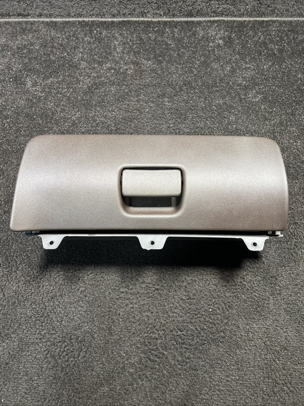 84539640 2020 GMC Sierra 2500 Upper Glove Box Compartment Walnut Brown OEM 84539640