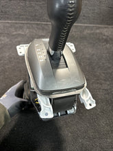 2014 Chevrolet Camaro 2SS Automatic Transmission Floor Gear Shifter OEM