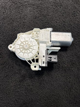 G31579100 2025 Tesla Model Y Rear Window Regulator Motor OEM G31579100