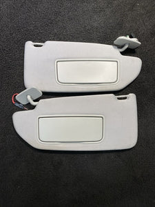 39874925 2003-2006 Volvo XC90 Sun Visors Gray W/ Homelink & Mirror Light Pair Set OEM