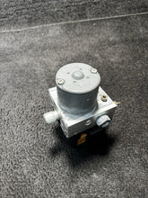 1X43-2M110-AE 2002-2004 Jaguar X-Type ABS Anti Lock Brake Pump OEM 1X43-2M110-AE