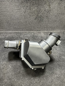 7843291 2013 BMW F10 M5 Left Driver Side Intake Air Cleaner Box OEM 7843291