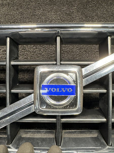 8620641 2005 Volvo XC90 Front Center Grille OEM 8620641