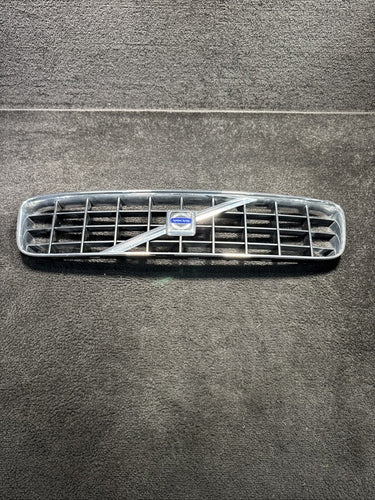 8620641 2005 Volvo XC90 Front Center Grille OEM 8620641