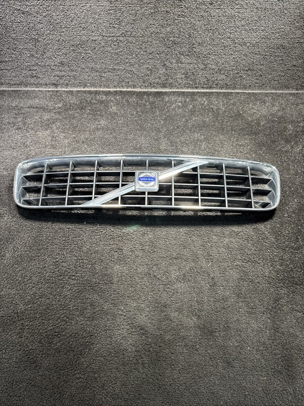 8620641 2005 Volvo XC90 Front Center Grille OEM 8620641