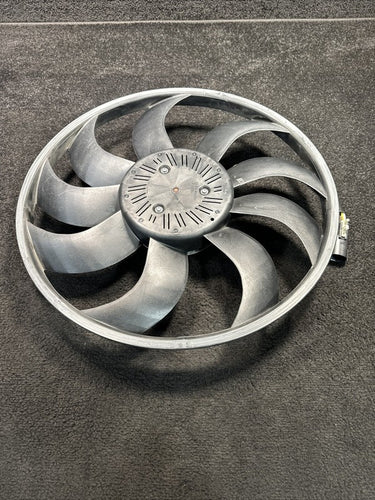 940012202 2017 Maserati Quattroporte Engine Cooling Fan Blade W/ Motor OEM  940012202