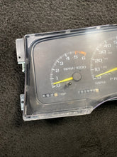16207705 95-99 Chevrolet Suburban Instrument Gauge Cluster Speedometer 291k OEM 16207705