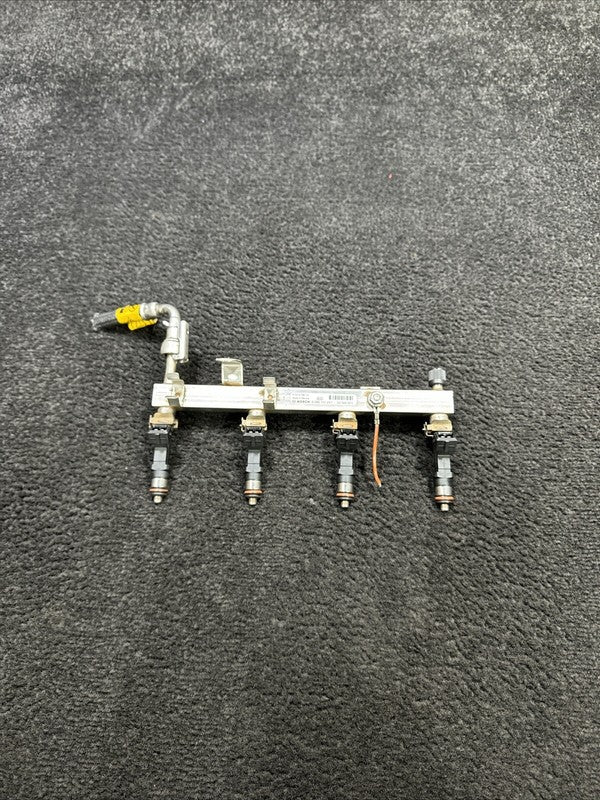 0280151247 11-16 Chevrolet Cruze Fuel Rail Assembly W/ Injectors OEM 0280151247