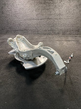 1188316-00-F 20-25 Tesla Model Y Front Right Passenger Spindle Knuckle Hub OEM 1188316-00-F